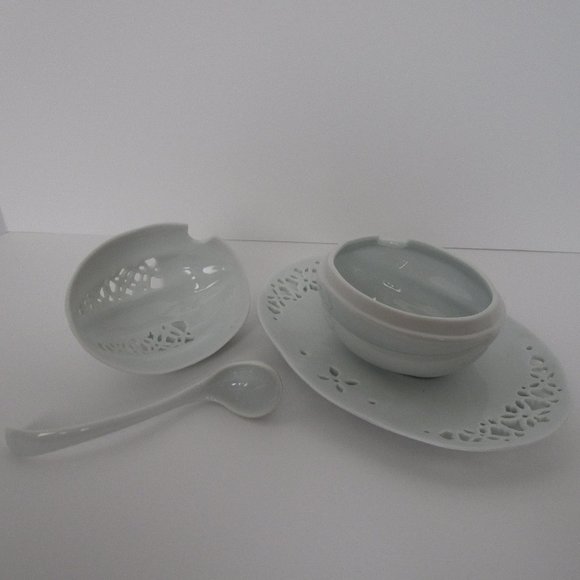 small vintage ceramic lidded sauce tureen - Picture 4 of 6